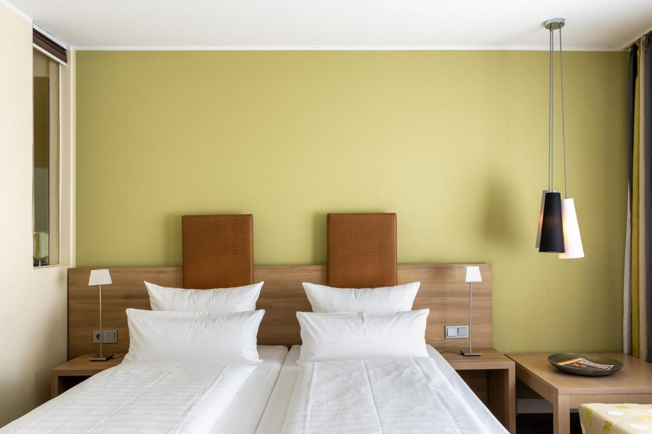 Hotel Am Schlosspark Garni Husum  Esterno foto