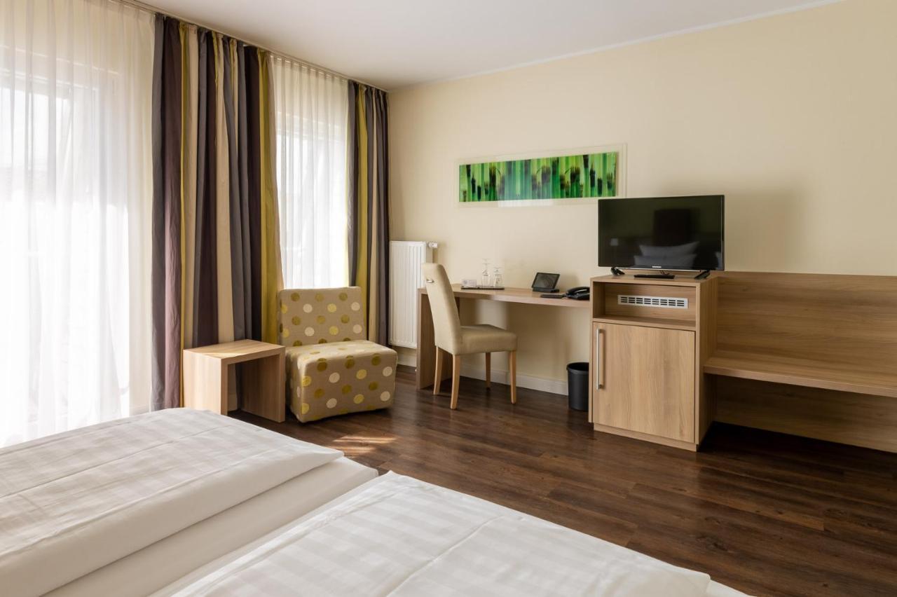 Hotel Am Schlosspark Garni Husum  Esterno foto